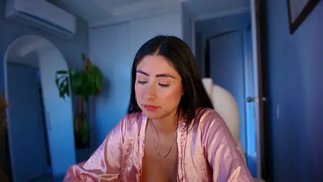 auroracaruso11 online show from October 5, 10:26 pm