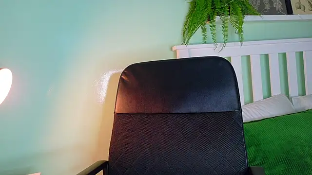 ParisFox  online show from November 10, 7:42 pm