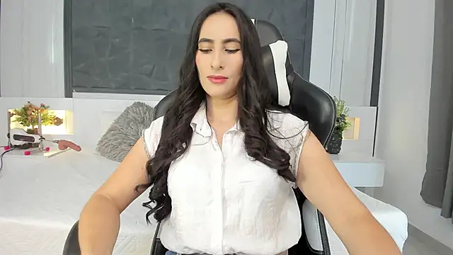 SaraGomez1 online show from October 9, 3:38 pm