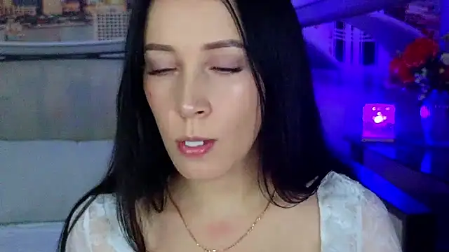 Snapshot of MonicaSweetx chatting on October 14, 8:11 pm MonicaSweetx online show from October 14, 8:11 pm