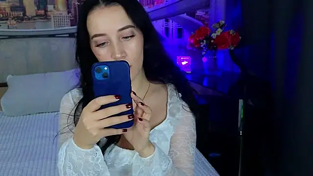 Snapshot of MonicaSweetx chatting on October 15, 8:33 pm MonicaSweetx online show from October 15, 8:33 pm