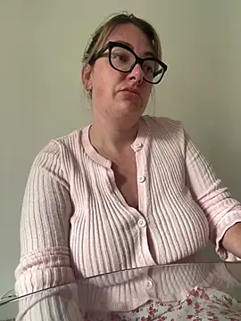 Miss Stassi online show from June 2, 8:48 am