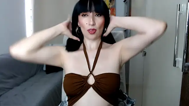 Snapshot of Laura-pervert chatting on October 3, 10:04 pm Laura-pervert online show from October 3, 10:04 pm