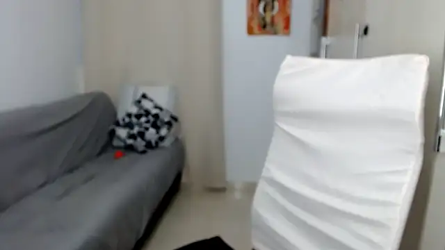 Snapshot of Laura-pervert chatting on October 14, 10:45 pm Laura-pervert online show from October 14, 10:45 pm