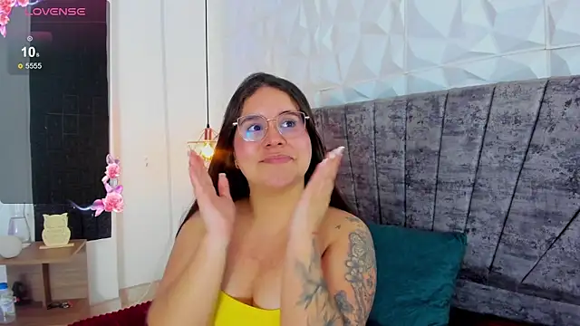 Snapshot of April1_sc chatting on November 1, 6:45 pm April1 sc online show from November 1, 6:45 pm