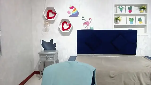 Snapshot of CarolineBrunx chatting on September 27, 9:33 pm CarolineBrunx online show from September 27, 9:33 pm