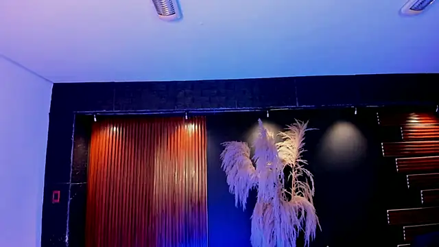 Madinson Rose online show from January 16, 8:05 pm