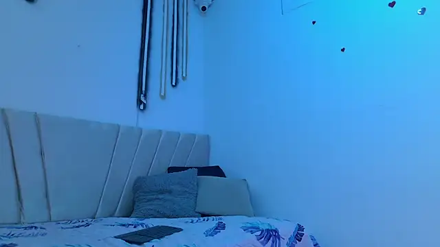 elines  online show from October 13, 7:16 pm