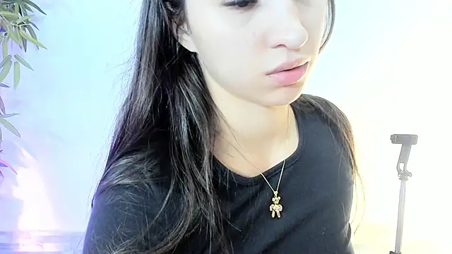 MilaHal  online show from January 15, 8:37 pm