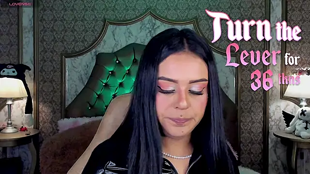 SoffiQueen online show from May 29, 1:31 pm