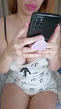 jhulyyy online show from January 8, 6:56 pm