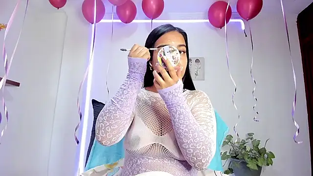 Snapshot of anniesweet- chatting on November 1, 2:21 pm anniesweet- online show from November 1, 2:21 pm