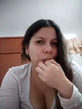 Snapshot of Carliina_Soussa chatting on October 20, 1:19 am Carliina Soussa online show from October 20, 1:19 am