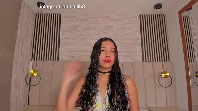 Snapshot of laura_smith33 chatting on September 20, 3:43 pm laura smith33 online show from September 20, 3:43 pm