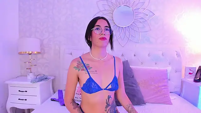 Snapshot of Clarisse28 chatting on September 18, 7:01 pm Clarisse28 online show from September 18, 7:01 pm