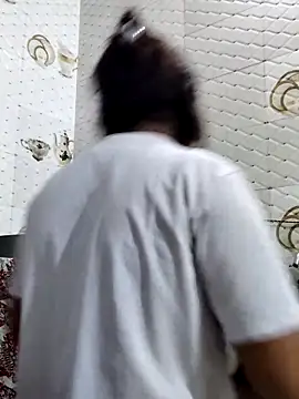 Snapshot of illay_love chatting on September 29, 2:33 pm illay love online show from September 29, 2:33 pm