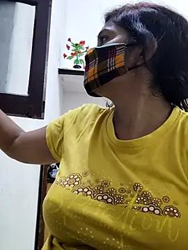 Snapshot of illay_love chatting on September 18, 12:26 pm illay love online show from September 18, 12:26 pm