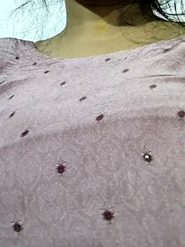 illay love online show from March 31, 10:48 am