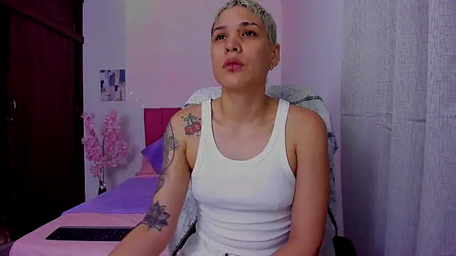 Charlee pink online show from September 28, 1:12 am