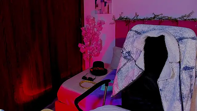 Charlee pink online show from October 17, 12:14 am