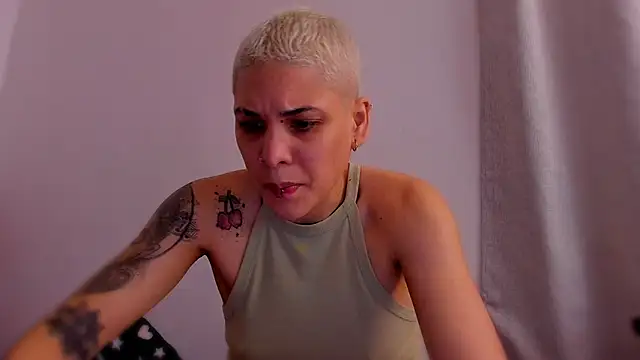 Charlee pink online show from February 17, 2:33 am