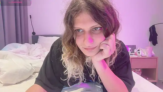 Alice Pinkhead online show from November 7, 9:59 am