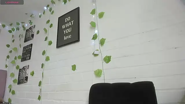 katt  black   online show from October 31, 9:30 pm