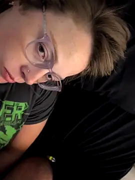 MrandMrsPooks online show from October 31, 7:56 am