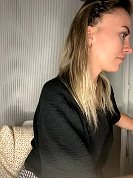 Snapshot of Milla__one chatting on October 19, 6:10 pm Milla one online show from October 19, 6:10 pm