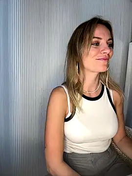 Snapshot of Milla__one chatting on October 1, 2:44 pm Milla one online show from October 1, 2:44 pm