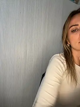 Snapshot of Milla__one chatting on November 2, 9:56 am Milla one online show from November 2, 9:56 am