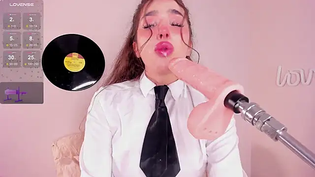 Snapshot of LosAlicee chatting on October 22, 7:19 pm LosAlicee online show from October 22, 7:19 pm