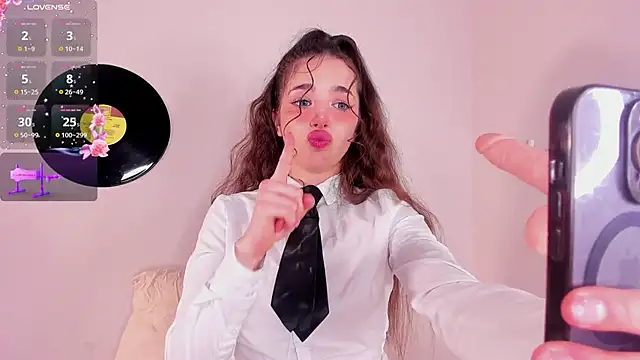 Snapshot of LosAlicee chatting on October 17, 5:05 pm LosAlicee online show from October 17, 5:05 pm