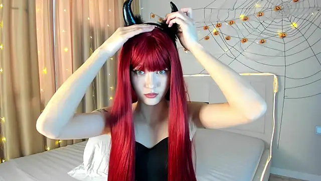 Snapshot of Lola_Peach chatting on October 30, 6:27 am Lola Peach online show from October 30, 6:27 am