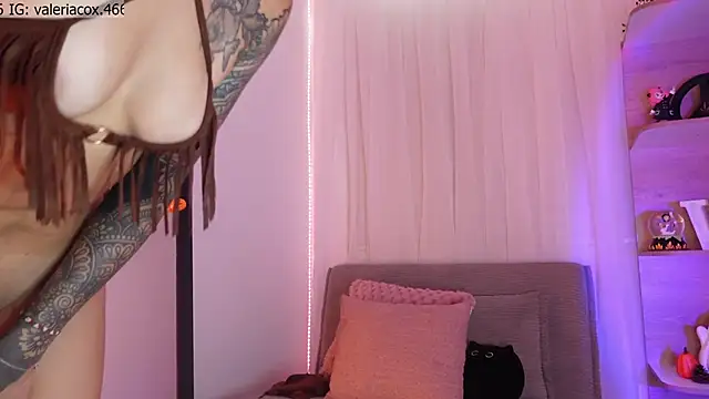 Snapshot of ValeriaCox chatting on October 10, 4:12 pm ValeriaCox online show from October 10, 4:12 pm