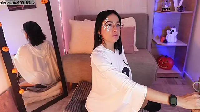 Snapshot of ValeriaCox chatting on October 29, 1:37 pm ValeriaCox online show from October 29, 1:37 pm