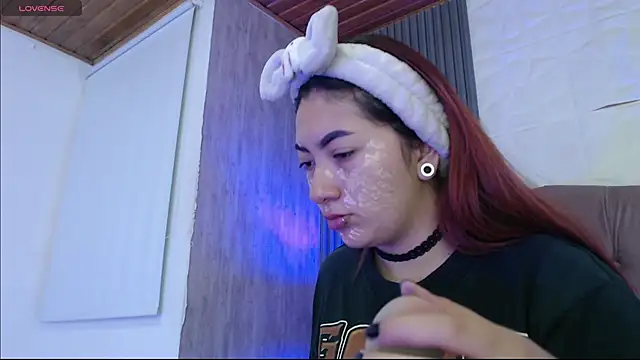 Mia Rinn online show from November 20, 1:34 pm