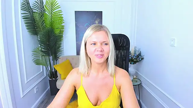 AgathaKlouin online show from November 16, 8:09 pm