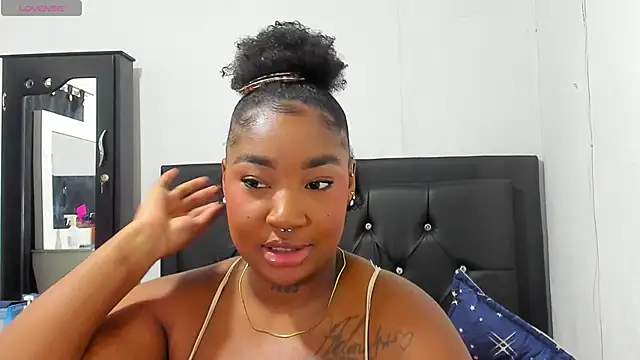 Snapshot of Natassha_brown1 chatting on September 24, 11:15 pm Natassha brown1 online show from September 24, 11:15 pm