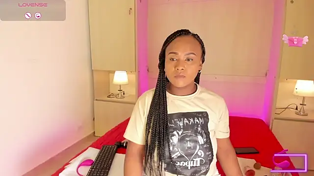 EmilyyStuart online show from October 7, 4:06 am