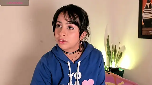 adriannyp 1 online show from April 17, 7:21 am