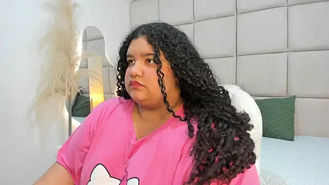 Miley Collins online show from December 5, 7:59 pm