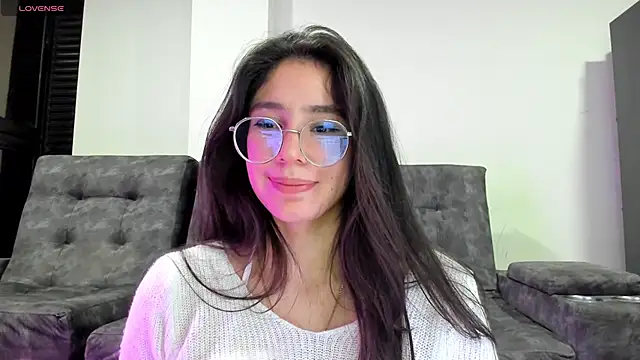 emmadiaz1 online show from October 6, 6:19 am