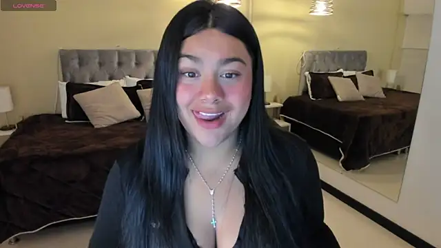 Snapshot of _Dulcinea_1 chatting on October 13, 10:40 am Dulcinea 1 online show from October 13, 10:40 am