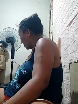 Sweetchuby1995 online show from April 23, 2:52 pm