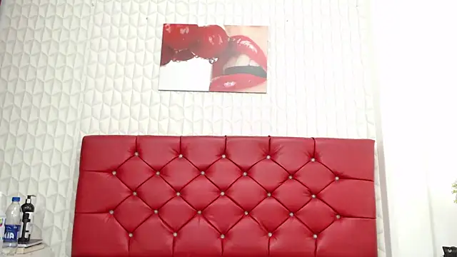 Alexa roussee online show from December 5, 1:23 pm