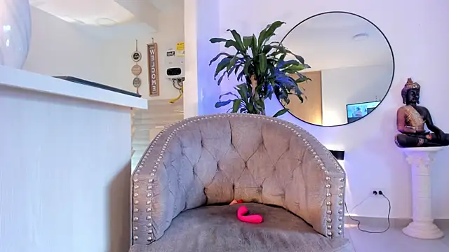 AishaPeyton online show from March 13, 12:50 pm