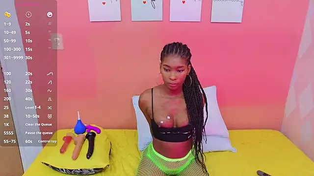 Snapshot of petitelittleebony chatting on September 18, 9:24 pm petitelittleebony online show from September 18, 9:24 pm