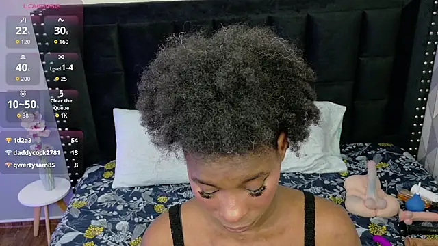 Snapshot of petitelittleebony chatting on October 11, 3:00 am petitelittleebony online show from October 11, 3:00 am