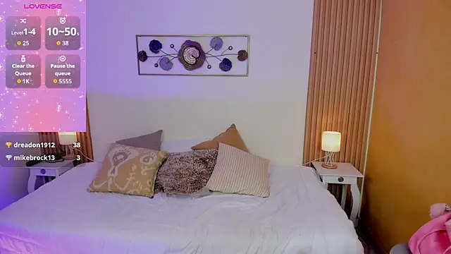 cat kitty18  online show from September 19, 7:35 pm